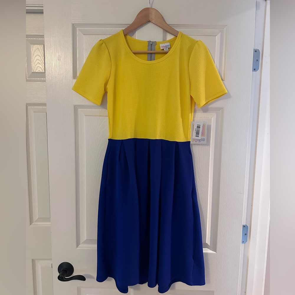 NWT Lularoe Amelia-S